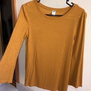 Bell sleeve long sleeve tee (NWOT)